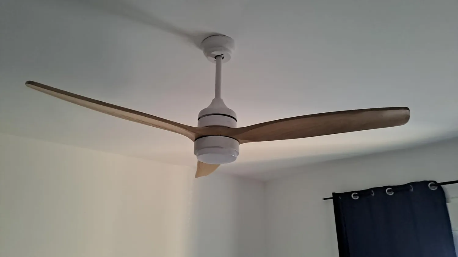 Cecotec EnergySilence Aero 5230 ventilateur plafond WhiteWood