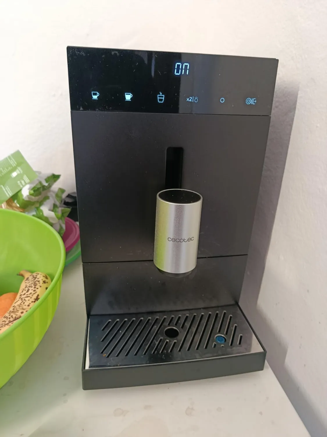 Cecotec Cremmaet Compact machine à café grains 19 bars