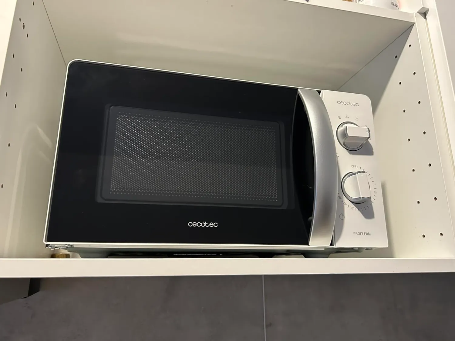 Cecotec ProClean 2010 micro-ondes 20L 700W sans grill