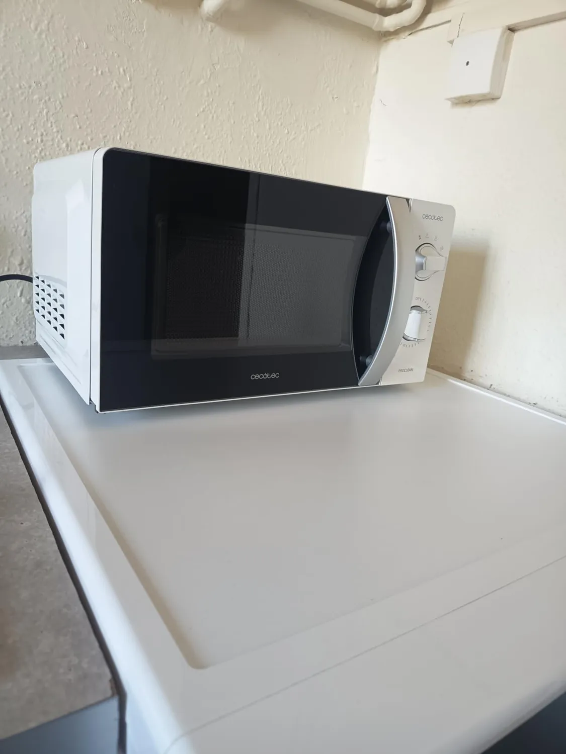 Cecotec ProClean 2010 micro-ondes 20L 700W sans grill