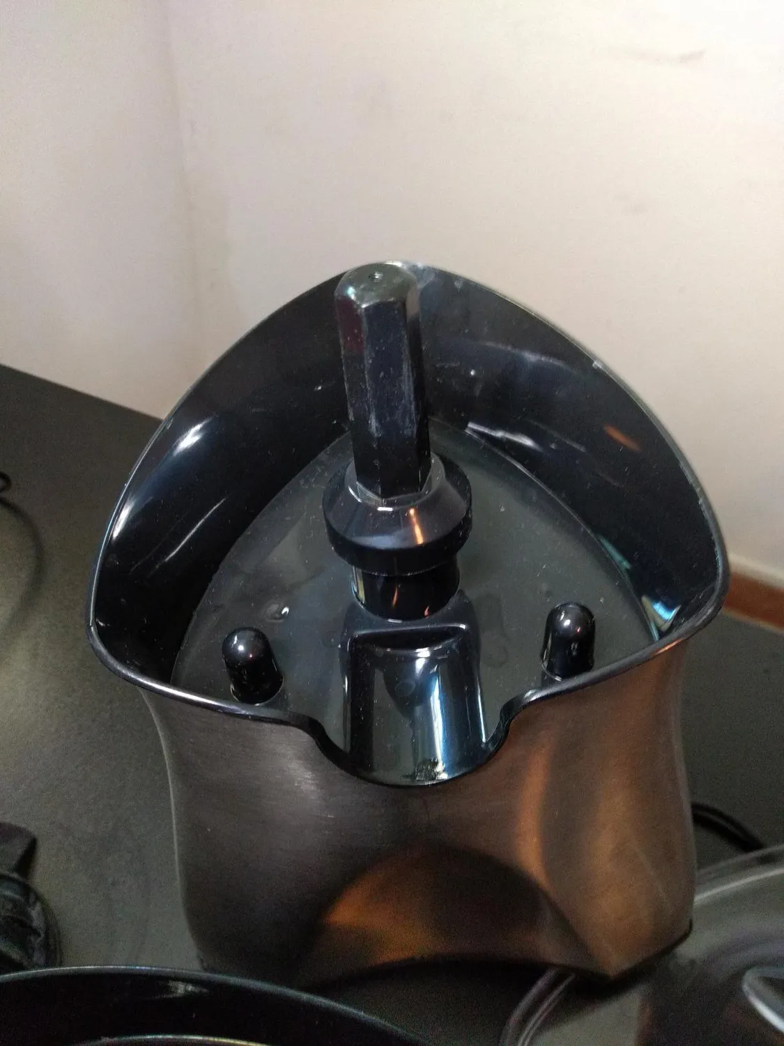 H.Koenig AGR60 presse-agrumes électrique inox 2 cônes