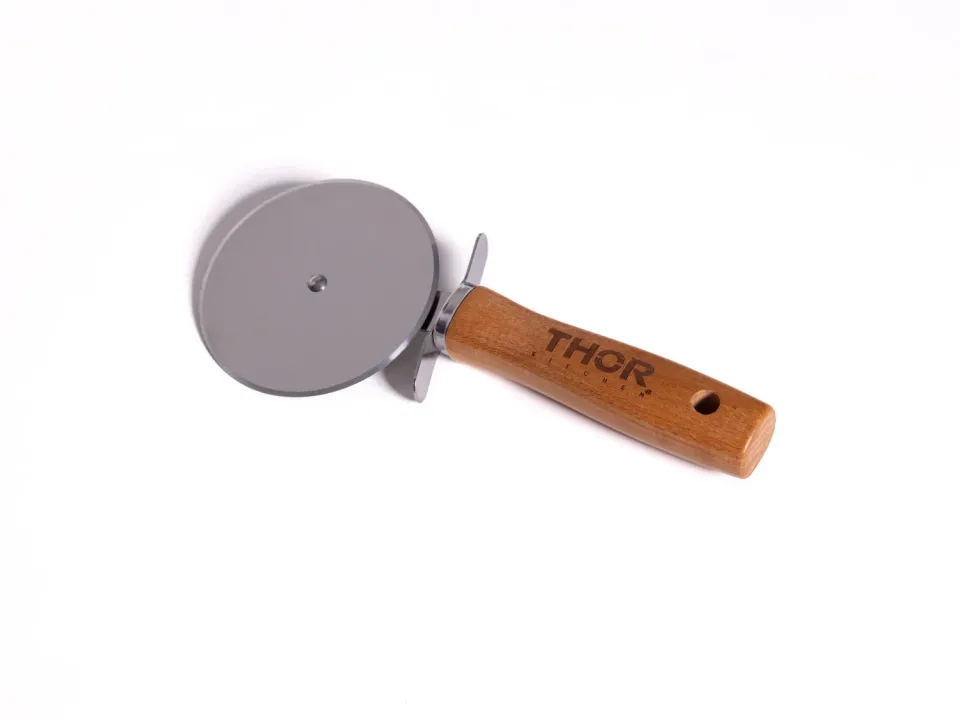Thor roulette à pizza ustensile cuisine coupe net