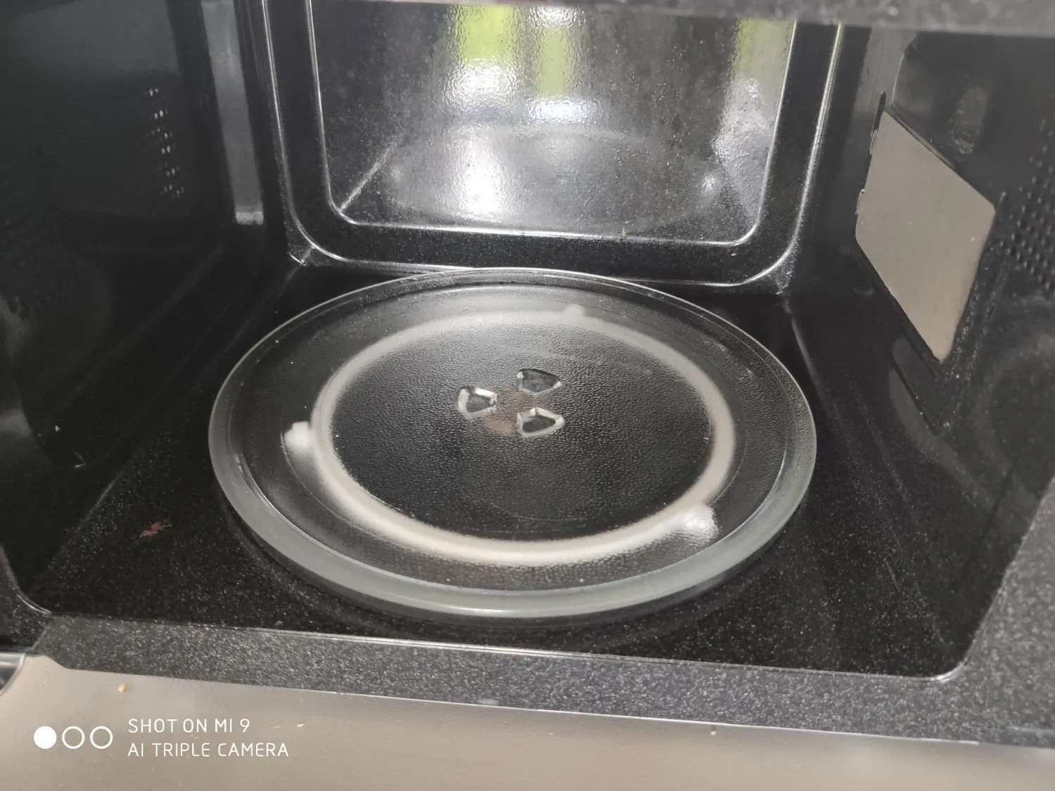 Cecotec ProClean 3060 micro-ondes 20L miroir argenté