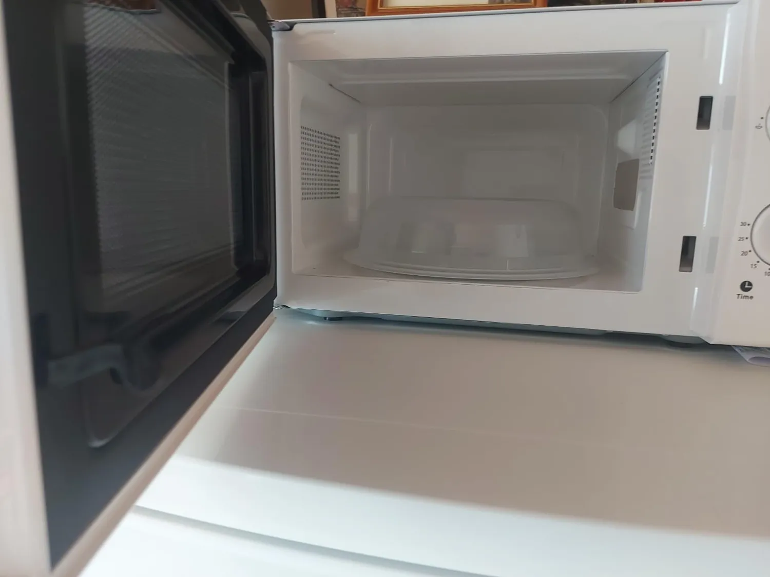 H.Koenig VIO6 micro-ondes 20L blanc 700W décongélation
