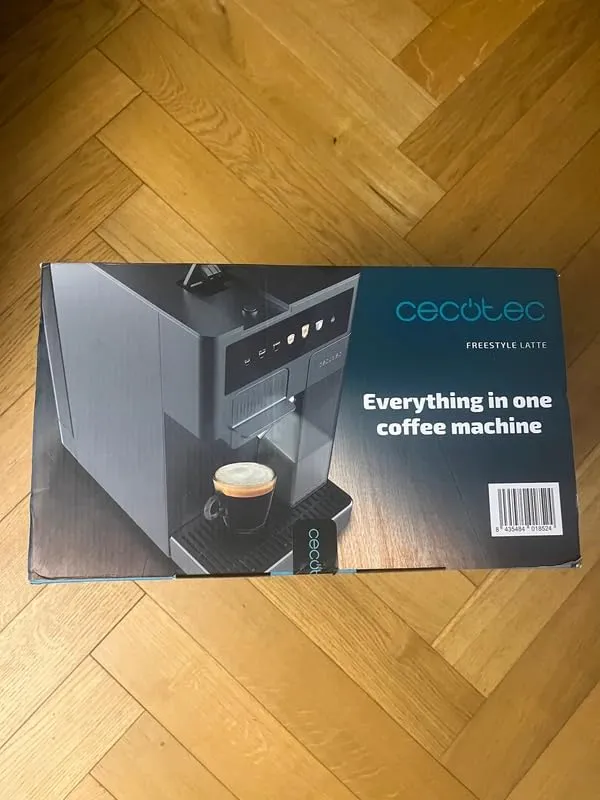 Cecotec FreeStyle Latte machine à café capsules noire 1,6 L