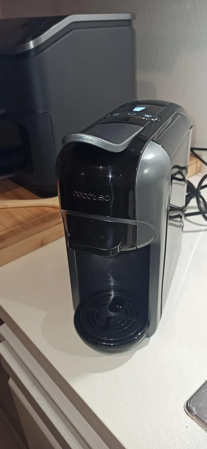 Cecotec Freestyle Grind & Latte cafetière capsules broyeur 20 bars