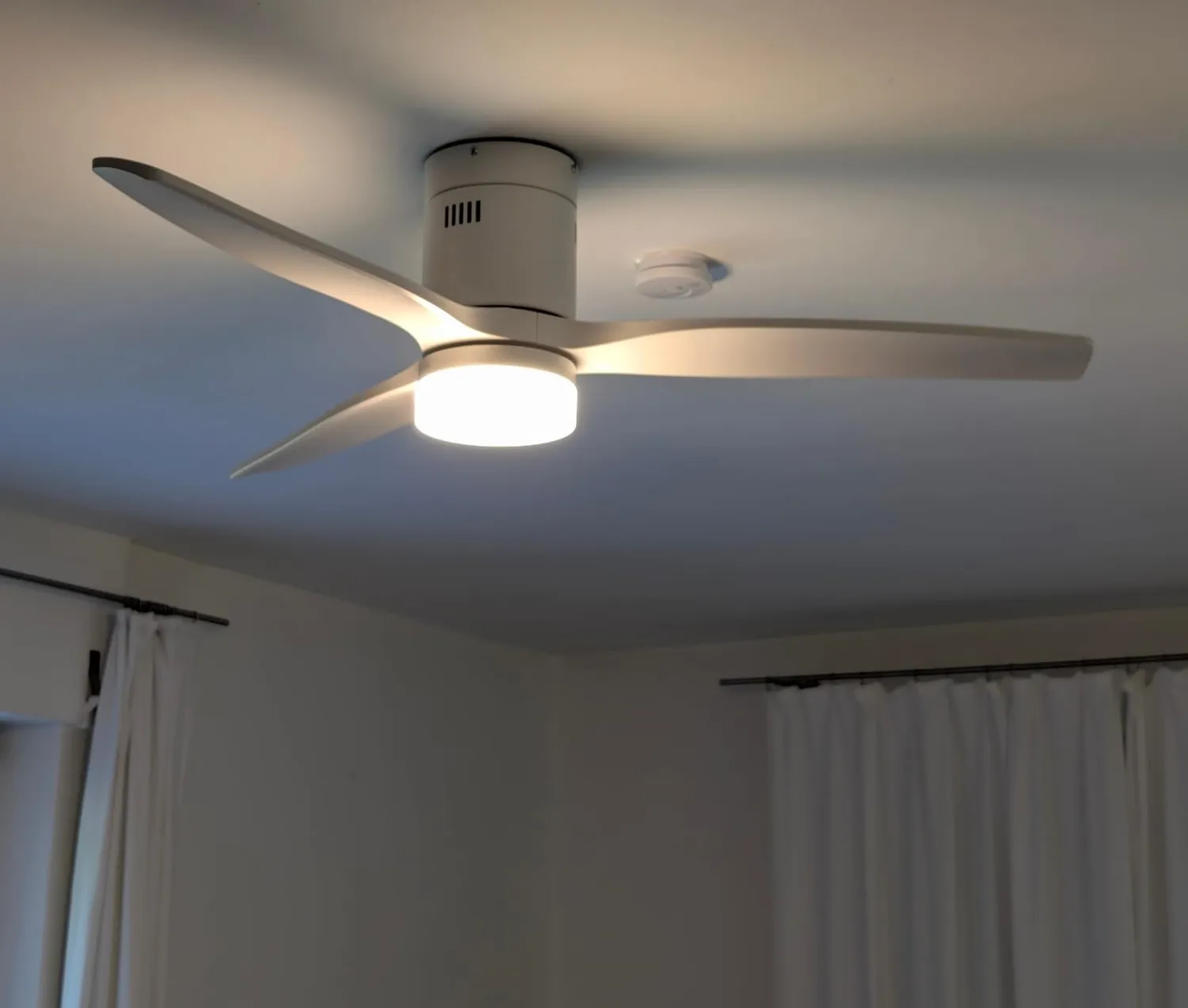 Cecotec EnergySilence Aero 4600 ventilateur plafond 132 cm