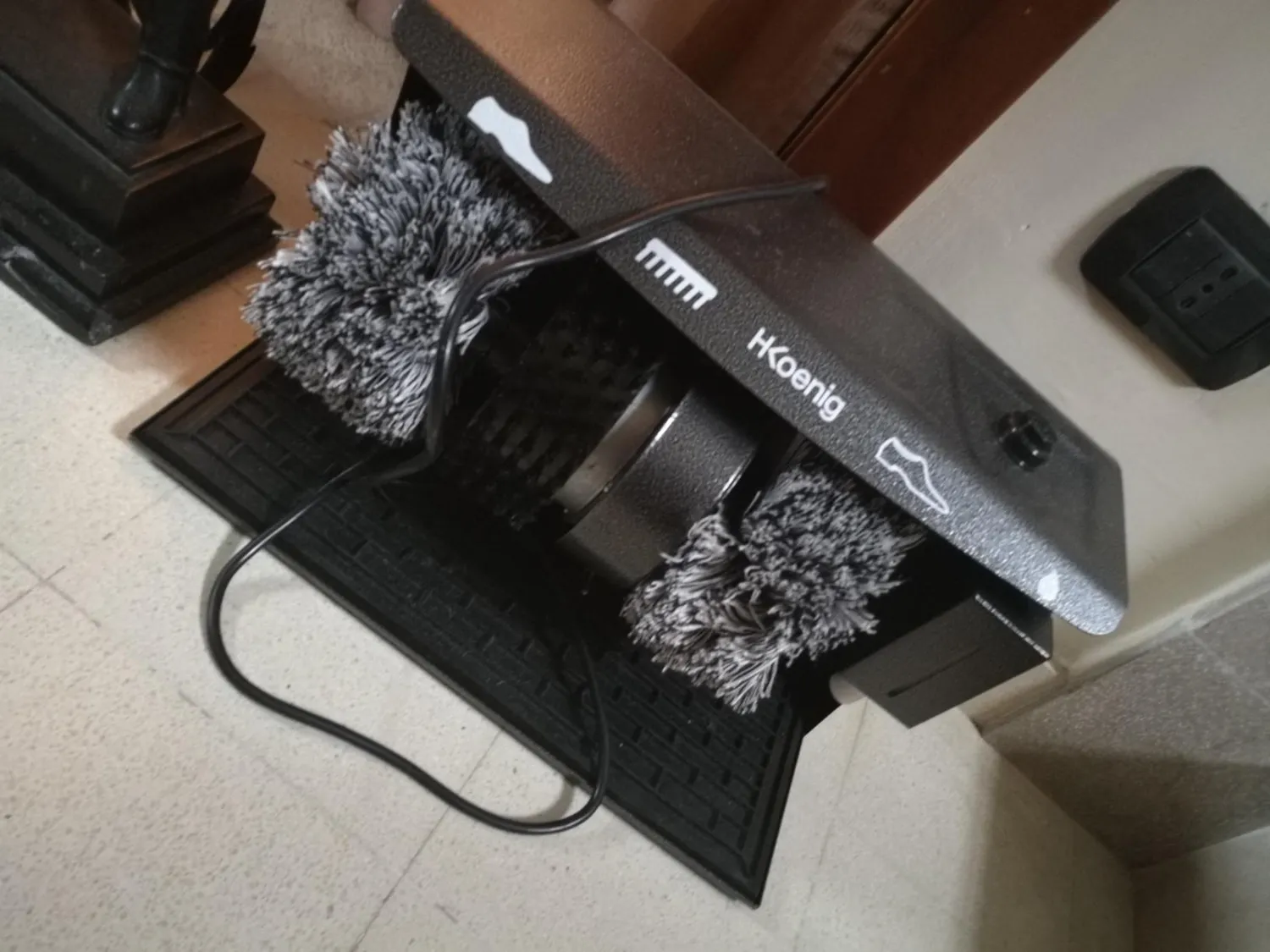 H.Koenig U600 cireuse chaussures électrique 120W 3 brosses