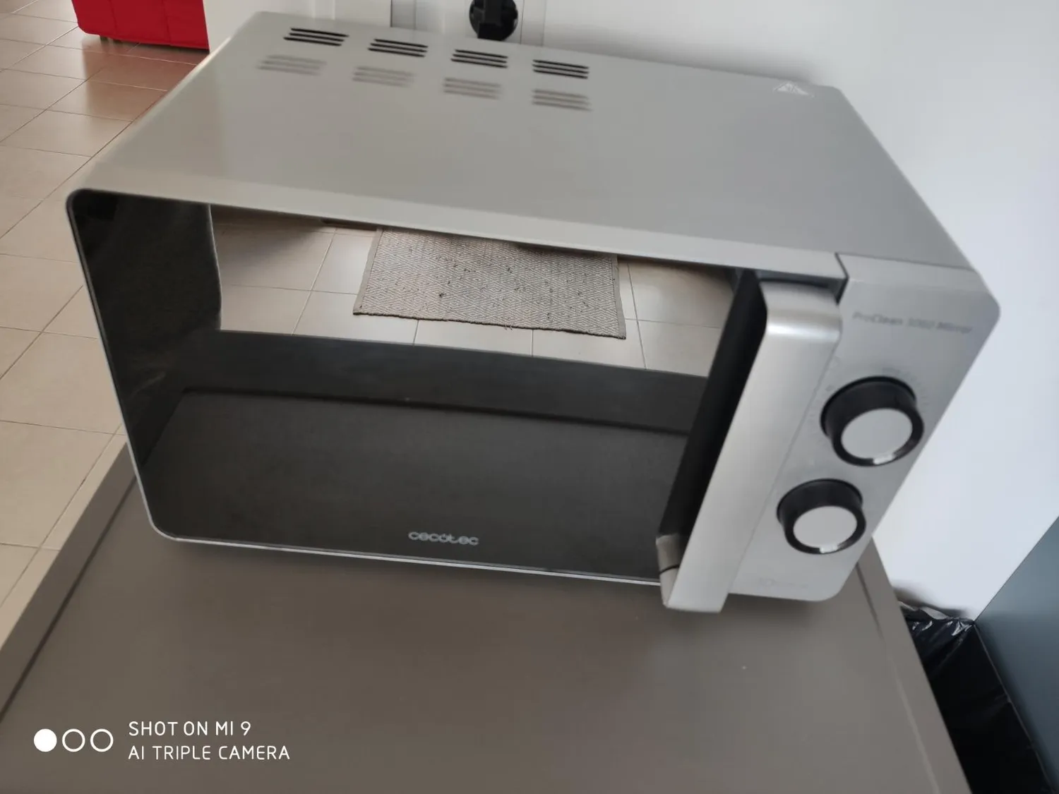 Cecotec ProClean 3060 micro-ondes 20L miroir argenté