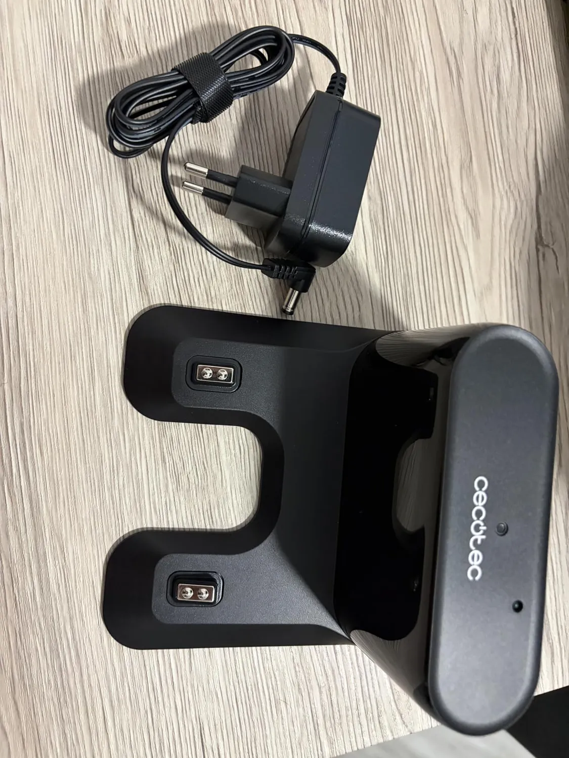 Cecotec Conga M10 X-Treme robot aspirateur laveur