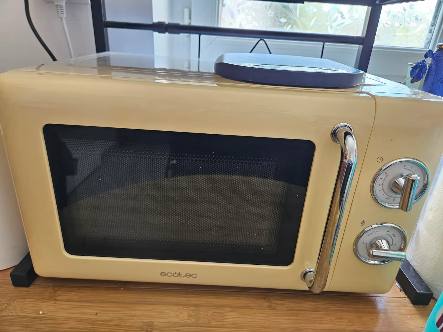 Cecotec ProClean 3010 micro-ondes 20L rétro vert